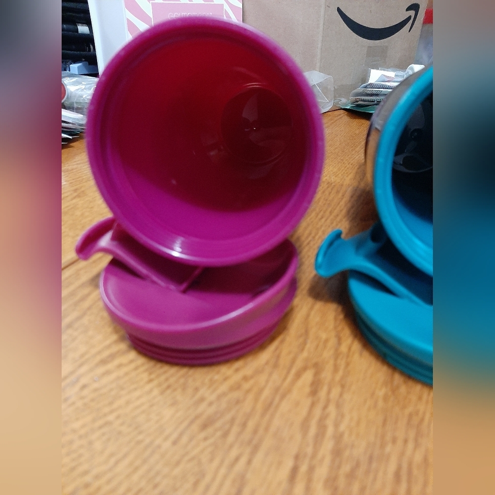 2 Travel Cups - Picture 4 of 4